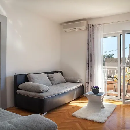 Klara Apartment Makarska