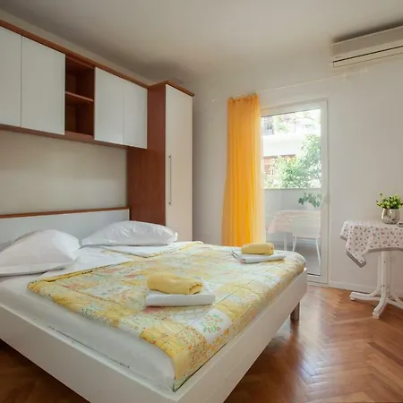 Klara * Makarska