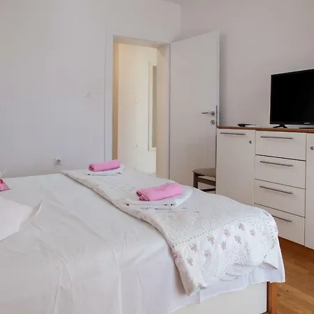 Klara Apartment