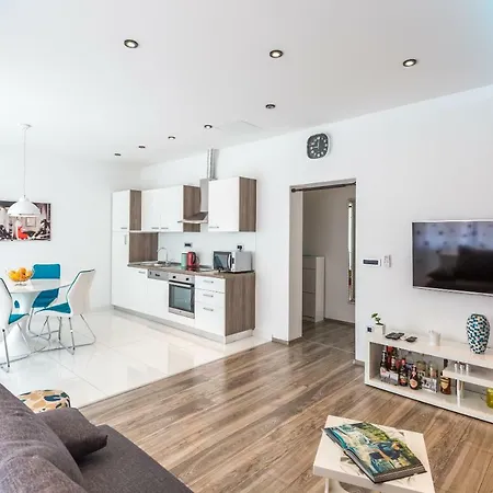 Klara Apartment Makarska