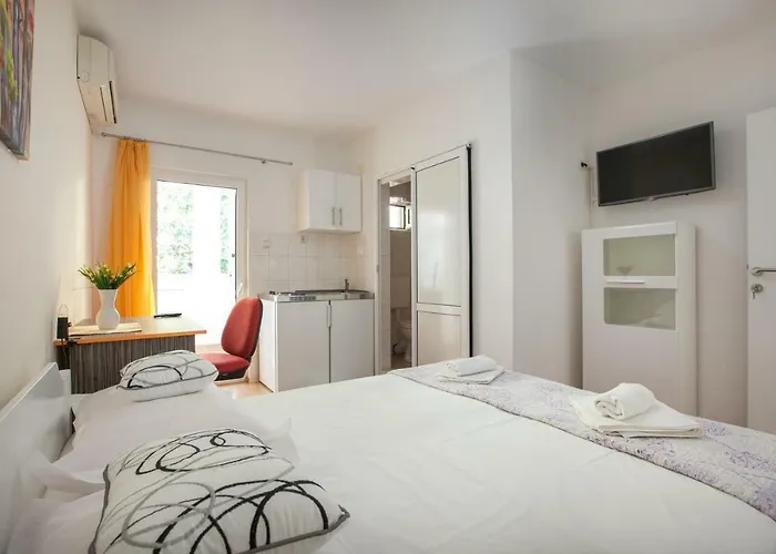 Klara Apartment Makarska