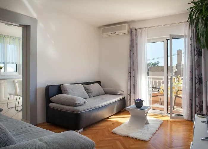Klara Appartement Makarska